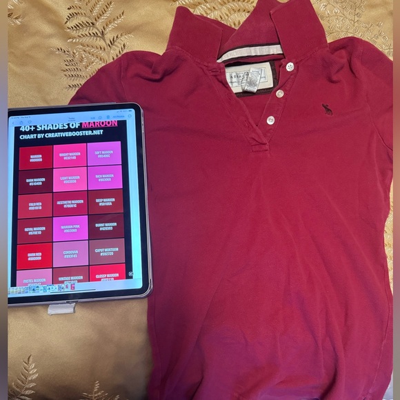 Great Condition!! Abercrombie Women’s Polo Top Size Medium. - Picture 4 of 7